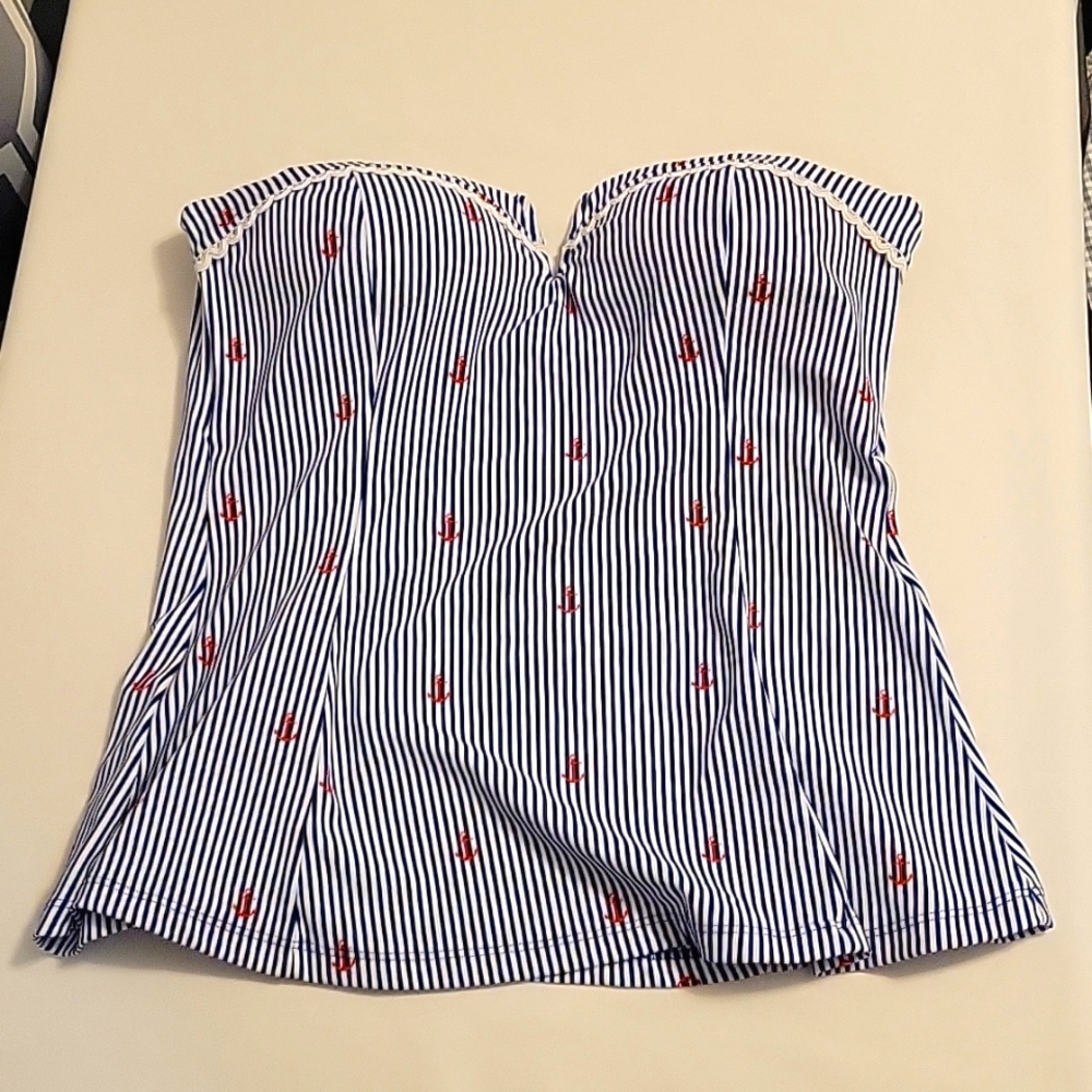 Crown & Ivy, Size - Medium Color - Red, white and blue